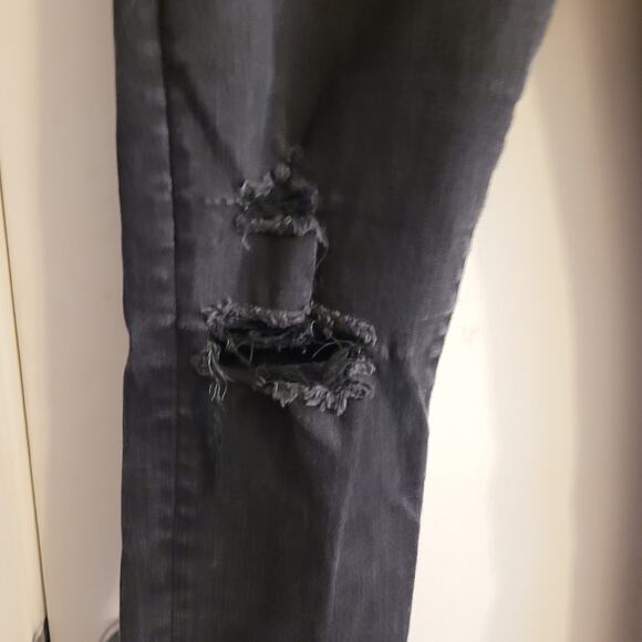 Abercrombie & Fitch Super Skinny Mid Rise Black Jeans 8/29 Ripped Knee Raw Hem - Picture 12 of 16
